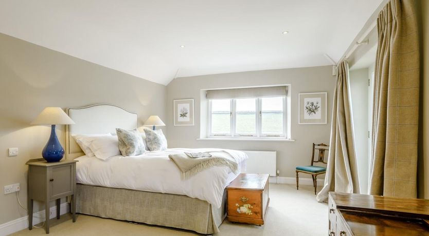 Photo of 5 Bed in Wincanton