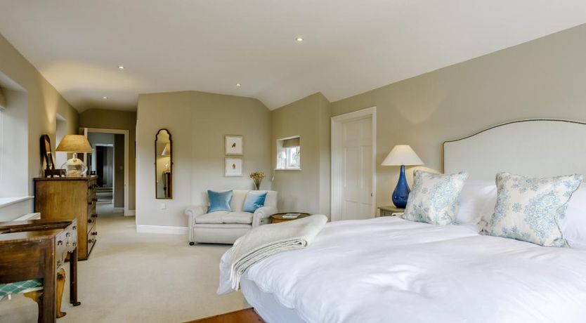 Photo of 5 Bed in Holton