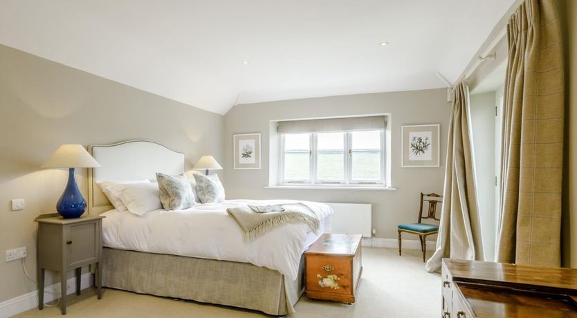 Photo of 5 Bed in Holton