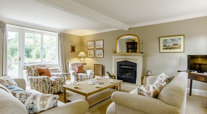 Photo of 5 Bed in Holton