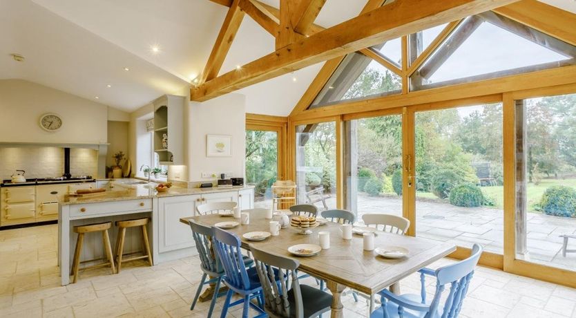 Photo of 5 Bed in Holton