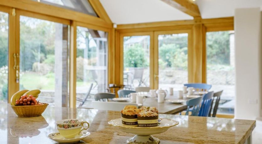 Photo of 5 Bed in Holton