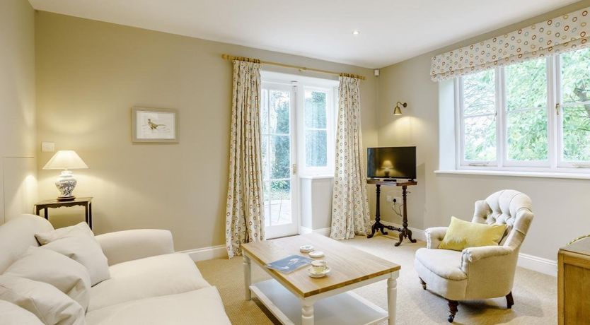 Photo of 5 Bed in Holton