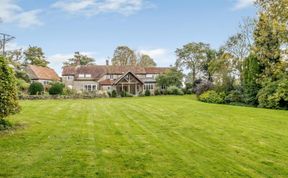 Photo of 5 Bed in Wincanton