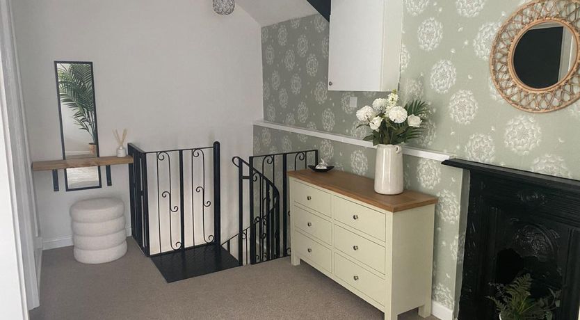 Photo of 1 Bed in Tenby