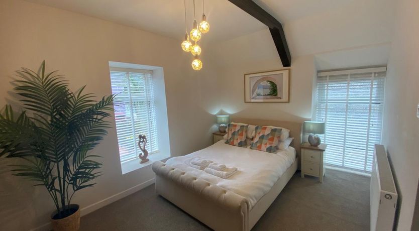 Photo of 1 Bed in Tenby