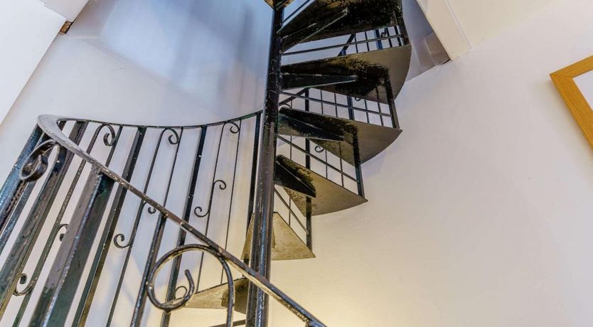 Photo of 1 Bed in Tenby