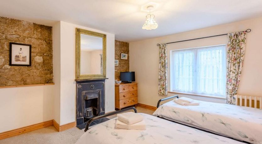 Photo of 3 Bed in Sandown