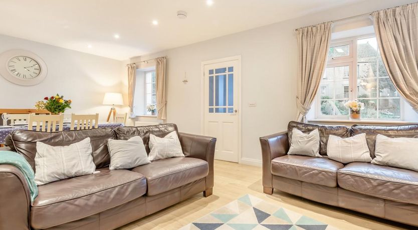 Photo of 2 Bed in Tenby