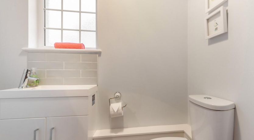 Photo of 2 Bed in Tenby