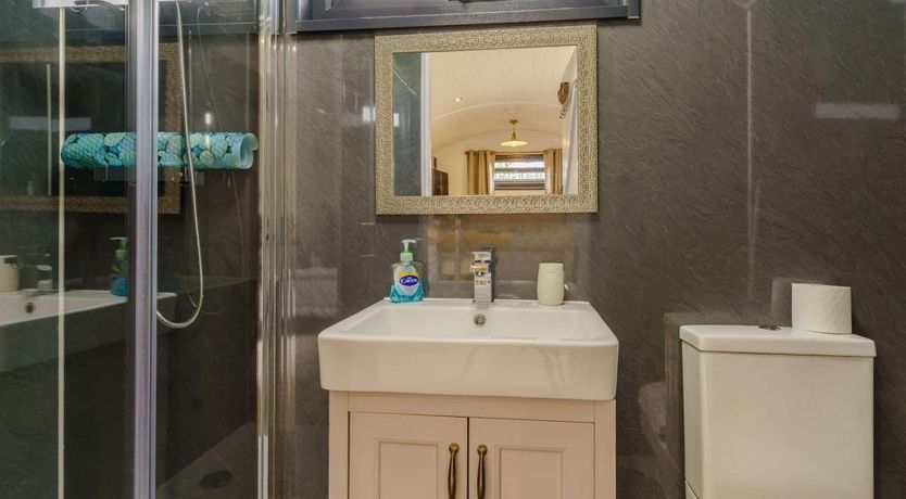 Photo of 1 Bed in Lampeter Velfrey