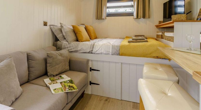 Photo of 1 Bed in Lampeter Velfrey