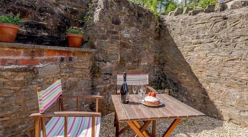 Photo of 2 Bed in Central Lydbrook