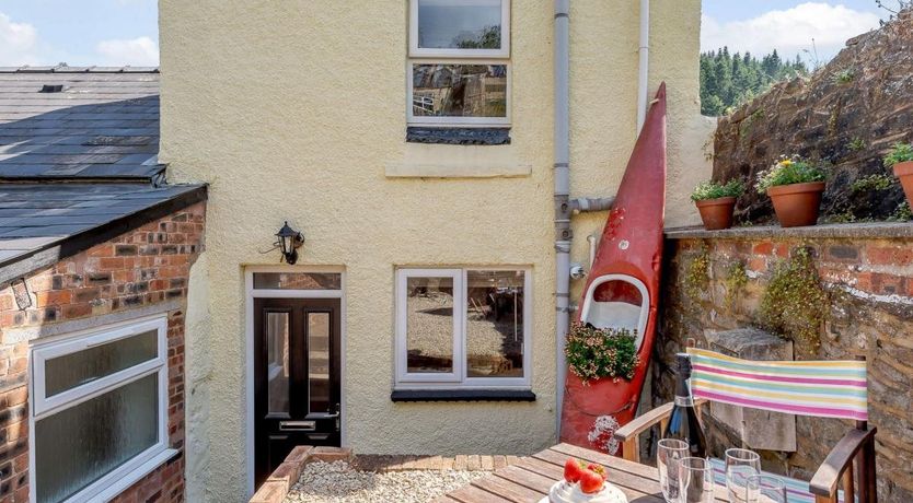 Photo of 2 Bed in Central Lydbrook