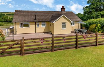 Bungalow in Mid Wales Holiday Home