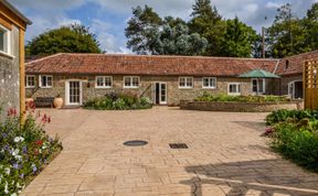 Photo of 4 Bed in Sherborne