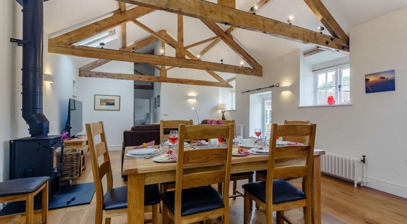 Photo of 4 Bed in Ryme Intrinseca