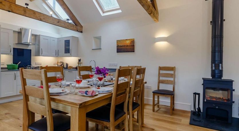 Photo of 4 Bed in Ryme Intrinseca