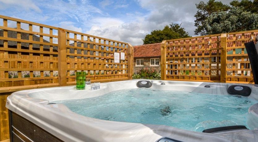 Photo of 4 Bed in Ryme Intrinseca