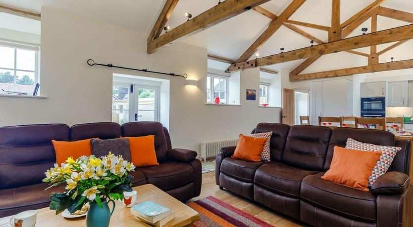 Photo of 4 Bed in Ryme Intrinseca