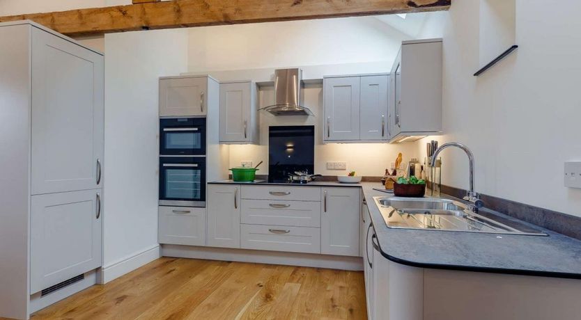 Photo of 4 Bed in Ryme Intrinseca