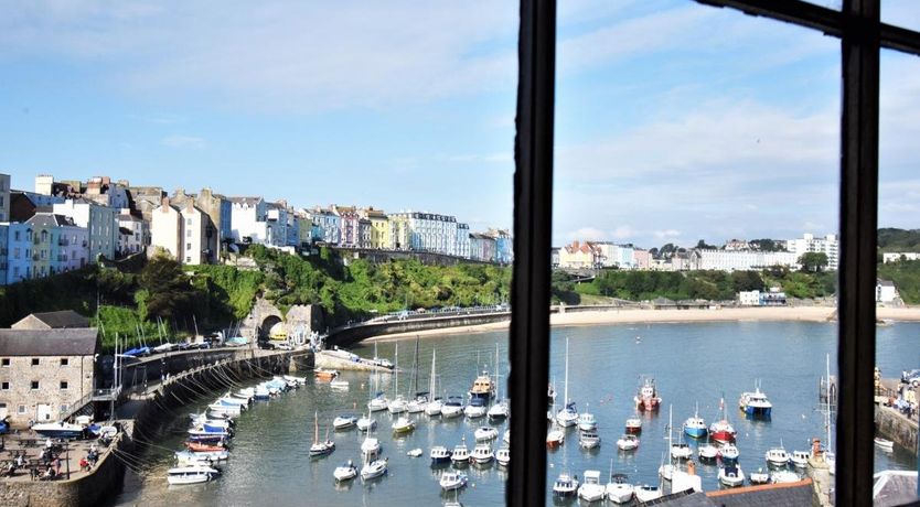 Photo of 3 Bed in Tenby