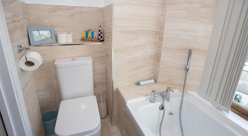 Photo of 3 Bed in Tenby