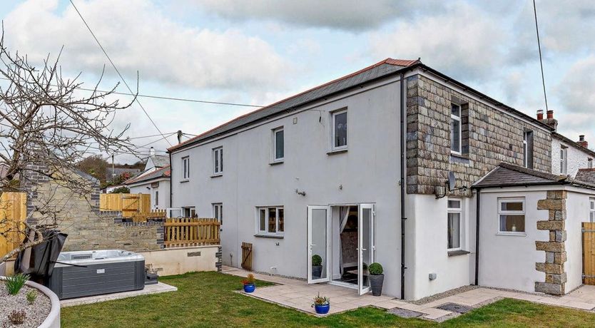 Photo of 4 Bed in Darite