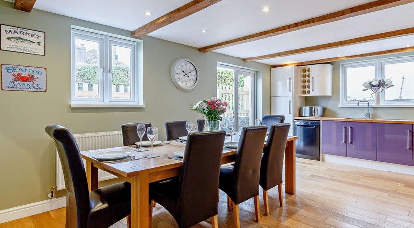 Photo of 4 Bed in Darite