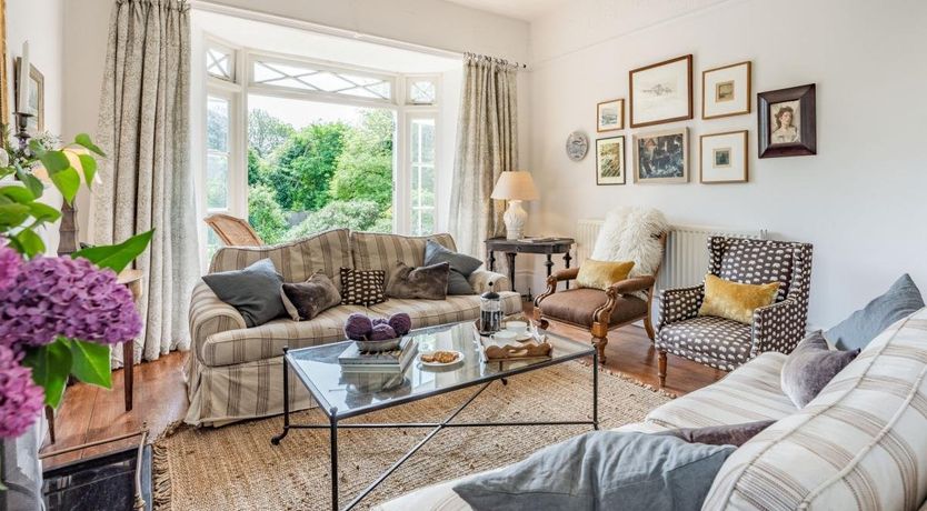 Photo of 5 Bed in Ventnor