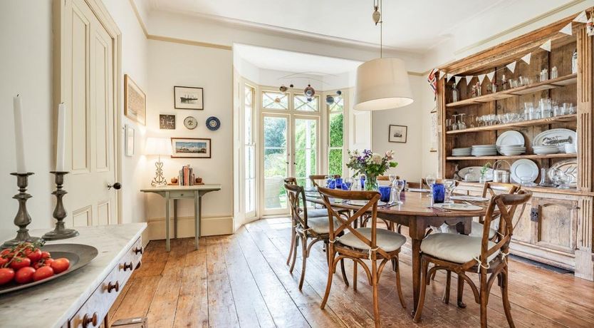 Photo of 5 Bed in Ventnor