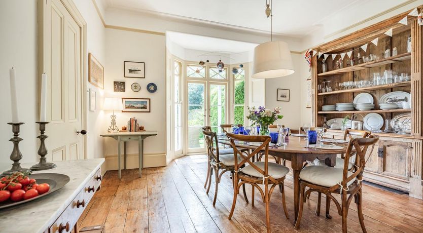 Photo of 5 Bed in Bonchurch