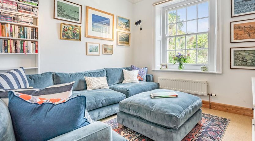 Photo of 5 Bed in Bonchurch
