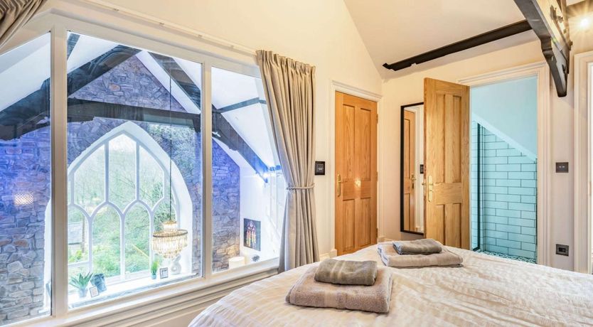 Photo of 4 Bed in Dolgellau