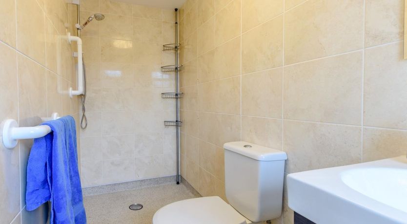 Photo of 3 Bed in Freshwater