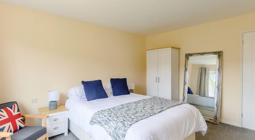 Photo of 3 Bed in Freshwater