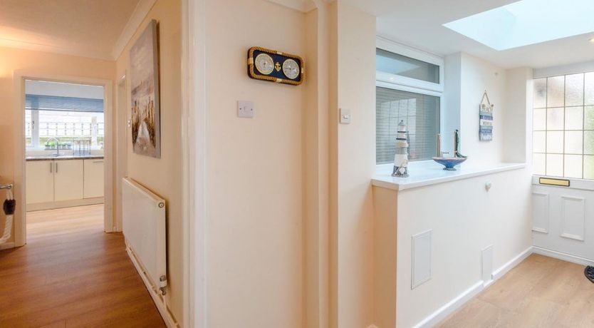 Photo of 3 Bed in Freshwater