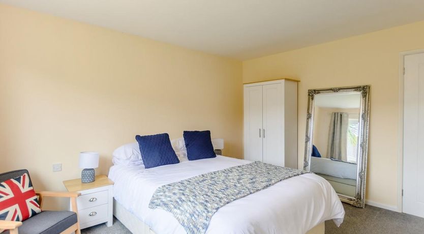 Photo of 3 Bed in Freshwater