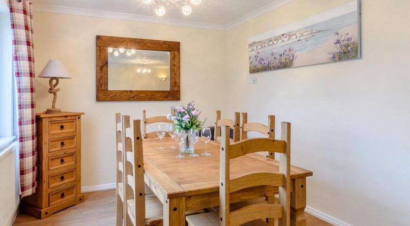 Photo of 3 Bed in Freshwater