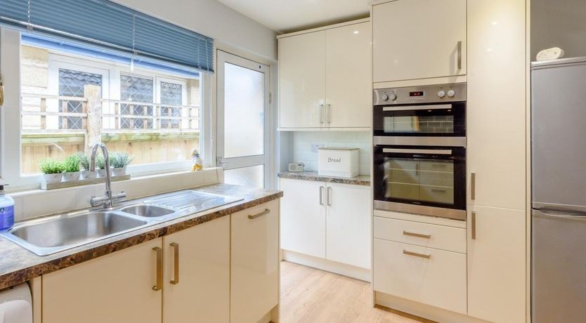 Photo of 3 Bed in Freshwater