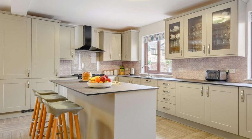 Photo of 6 Bed in Brecon