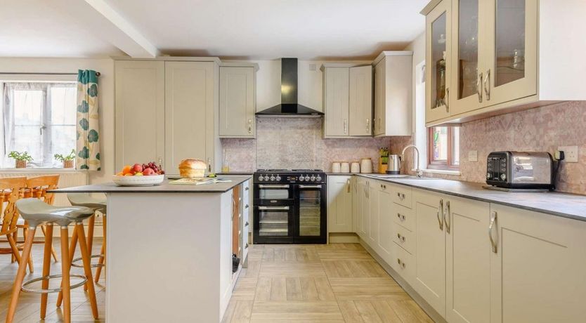 Photo of 6 Bed in Brecon