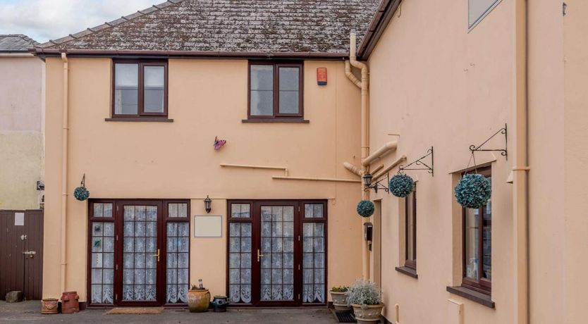 Photo of 6 Bed in Brecon