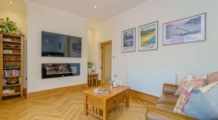 Photo of 1 Bed in Llandudno