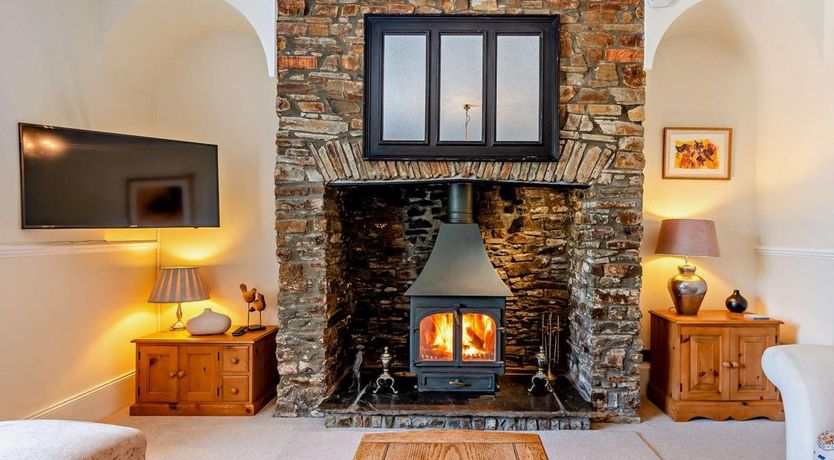 Photo of 6 Bed in Eastleigh