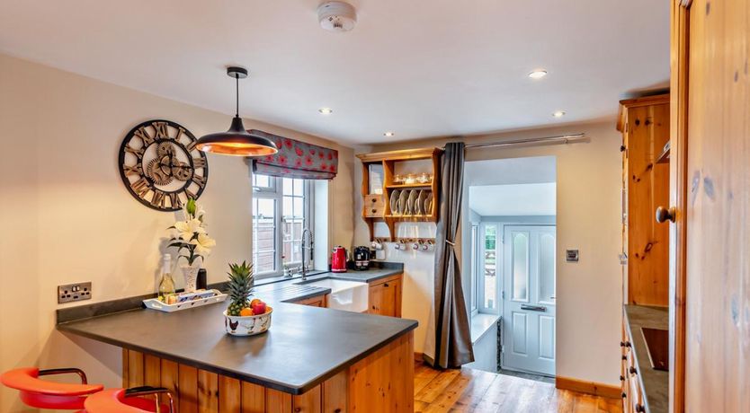 Photo of 2 Bed in Ilfracombe