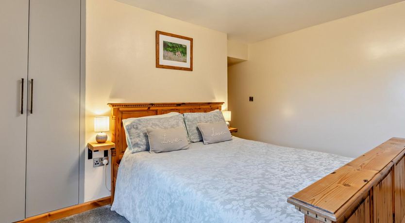 Photo of 2 Bed in Ilfracombe