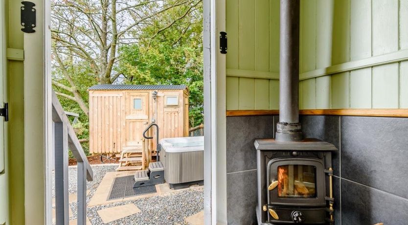 Photo of 1 Bed in Kingsthorne