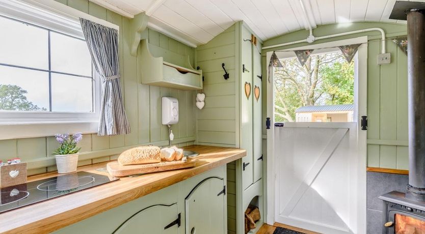 Photo of 1 Bed in Kingsthorne