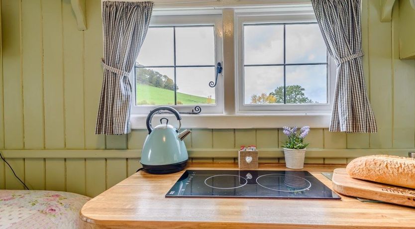 Photo of 1 Bed in Kingsthorne